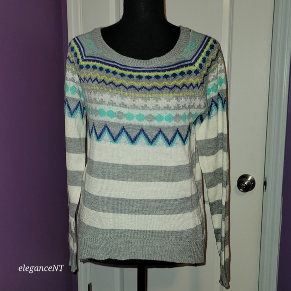 Red Camel Junior's Gray, White, Blue pattern Sweater Sz: M - Picture 1 of 9